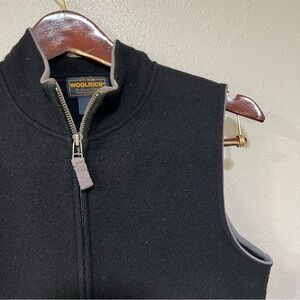 Woolrich Black Zip-Up Vest 100% Wool Women’s Petite EUC Sleeveless Hand Wash